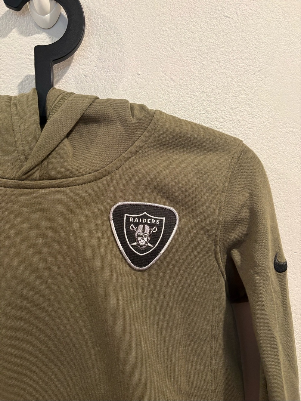 Nike Las Vegas Raiders Salute To Service Hoodie - Youth Size Small & Large NWOT - Picture 8 of 14